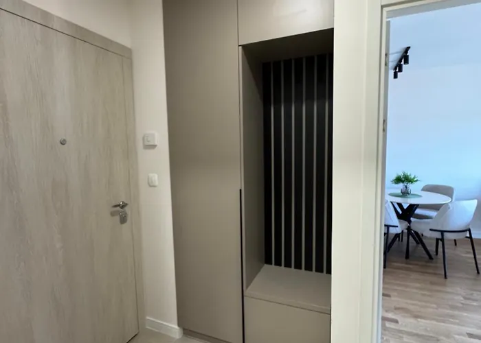 43 With Garage Apartment *